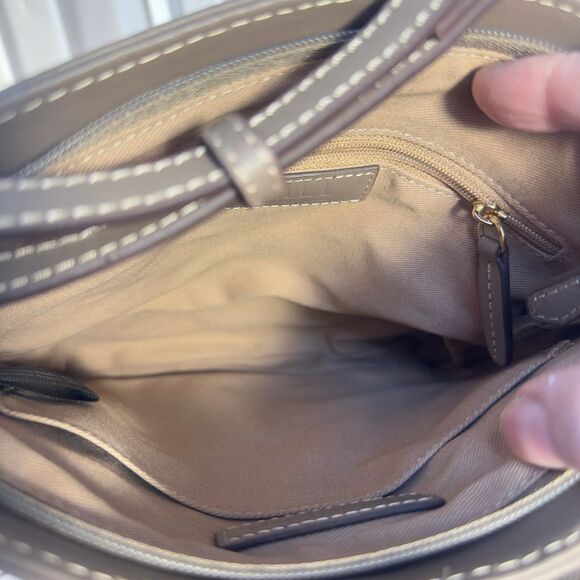 Gill Leather Crossbody Handbag - Picture 6 of 15